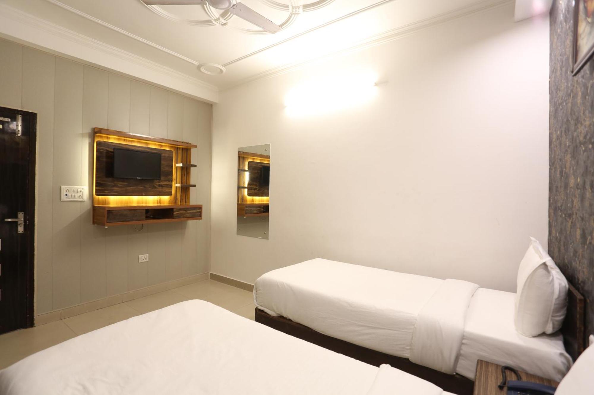 Backpackers - Ink Hotels Delhi Airport By Ss Group Nova Deli Exterior foto