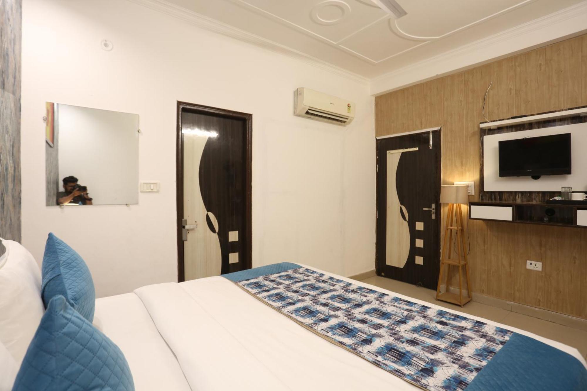 Backpackers - Ink Hotels Delhi Airport By Ss Group Nova Deli Exterior foto