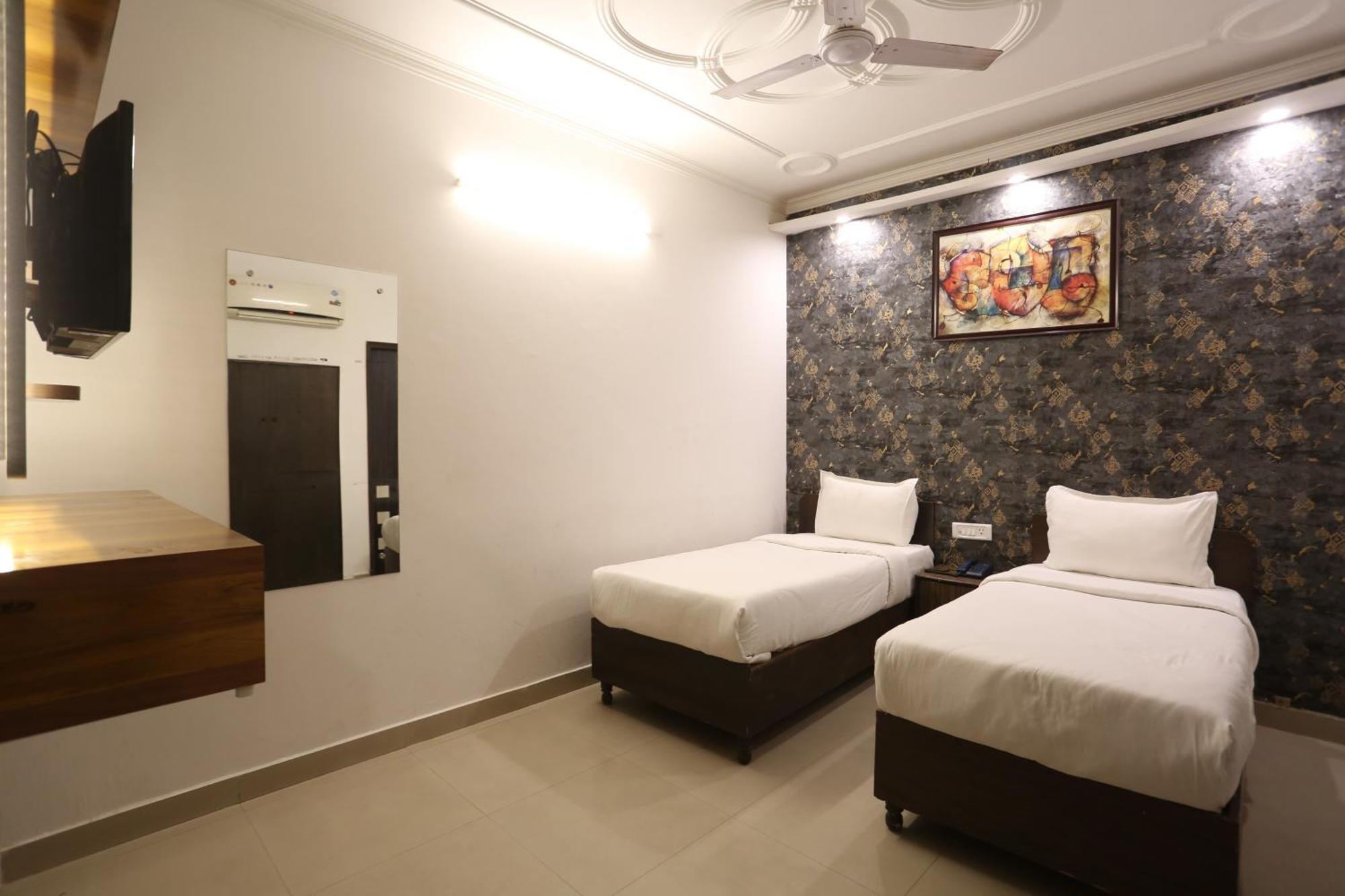 Backpackers - Ink Hotels Delhi Airport By Ss Group Nova Deli Exterior foto