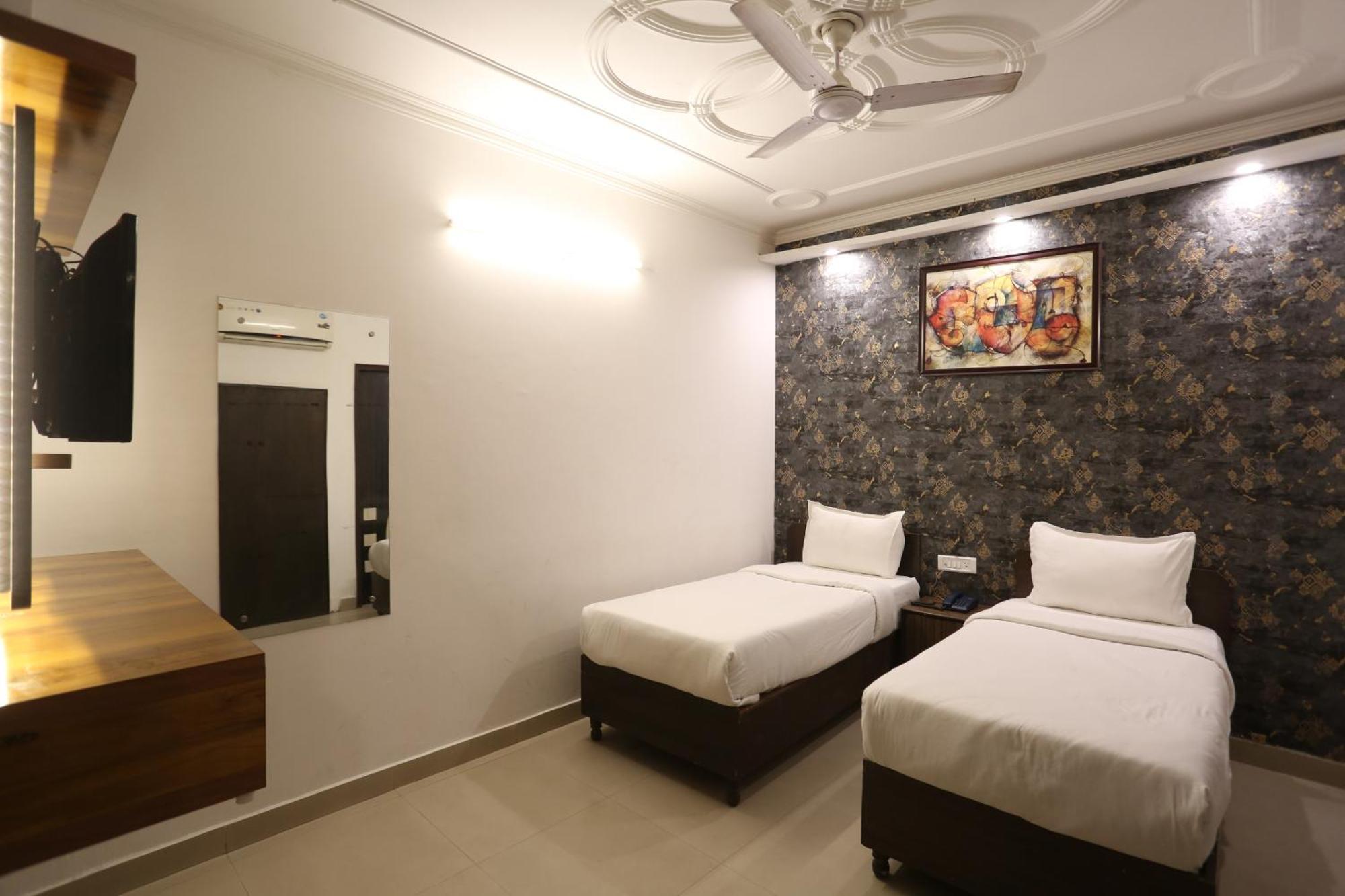 Backpackers - Ink Hotels Delhi Airport By Ss Group Nova Deli Exterior foto