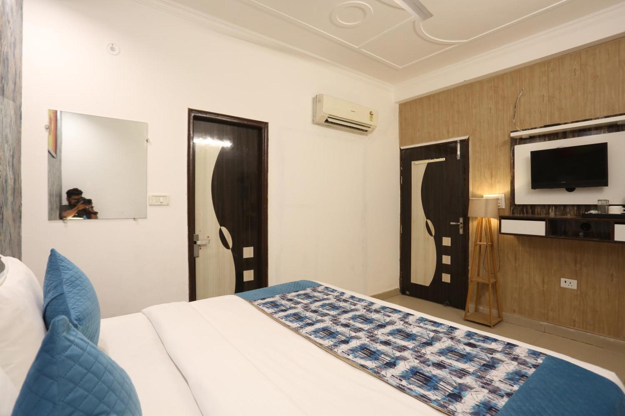 Backpackers - Ink Hotels Delhi Airport By Ss Group Nova Deli Exterior foto